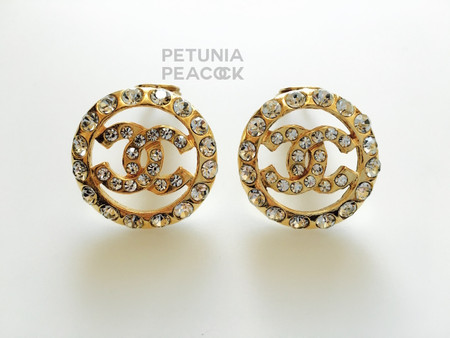 Buy Luxurious CHANEL CC Crystal & Dark Pearl Earrings | Exclusive SALE at  REDELUXE